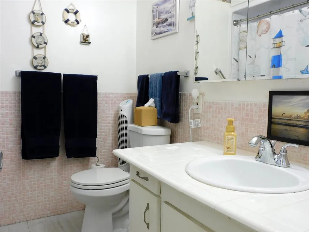 1600 W LAKE PARKER DRIVE #B4 Lakeland, FL 33805