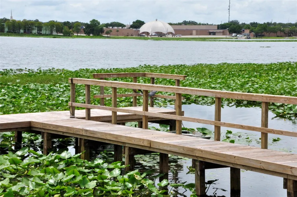1600 W LAKE PARKER DRIVE #B4 Lakeland, FL 33805