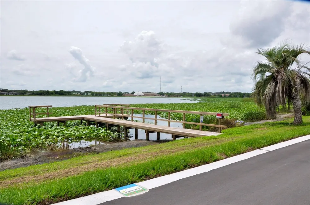 1600 W LAKE PARKER DRIVE #B4 Lakeland, FL 33805
