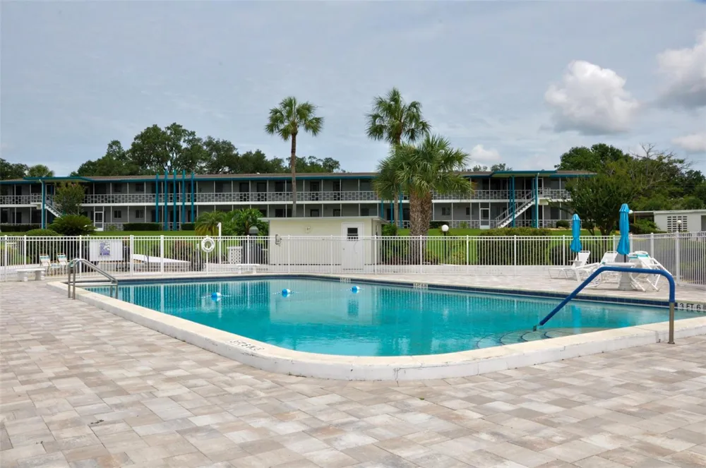 1600 W LAKE PARKER DRIVE #B4 Lakeland, FL 33805