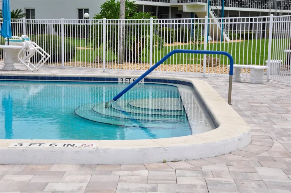 1600 W LAKE PARKER DRIVE #B4 Lakeland, FL 33805