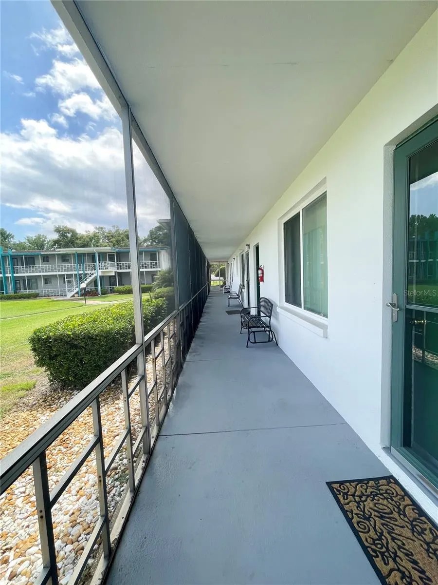 1600 W LAKE PARKER DRIVE #B4 Lakeland, FL 33805