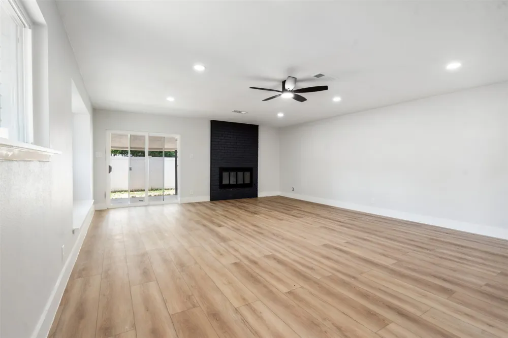 604 Buffalo Drive Arlington, TX 76013