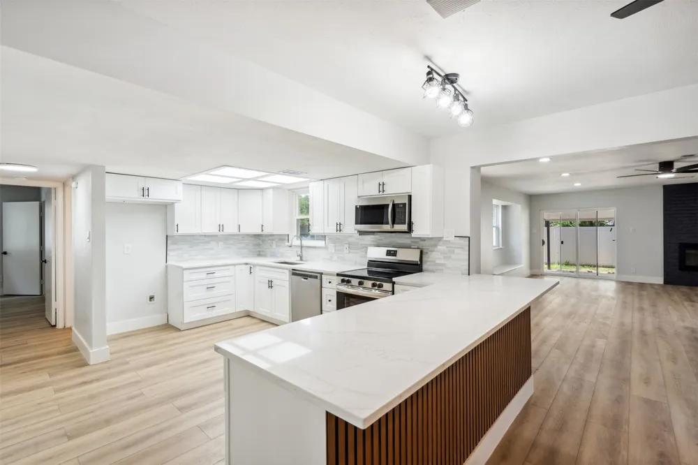 604 Buffalo Drive Arlington, TX 76013