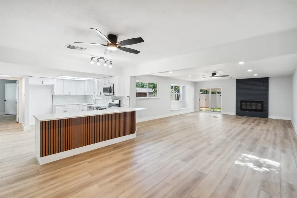 604 Buffalo Drive Arlington, TX 76013