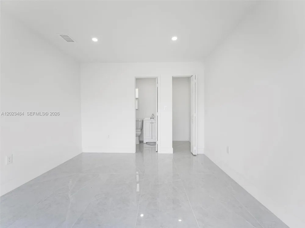 1961 Rutland St Opa-Locka, FL 33054