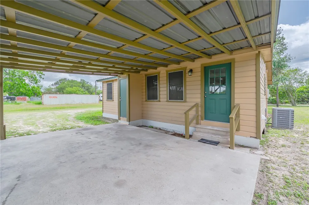 3154 County Road 406 Beeville, TX 78102