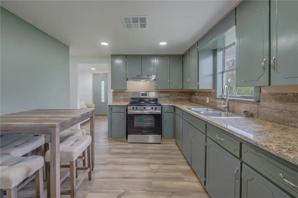 3154 County Road 406 Beeville, TX 78102