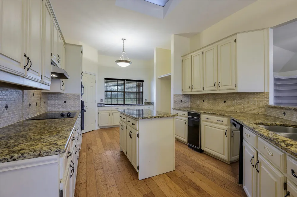 11278 Jackson Road Krum, TX 76249