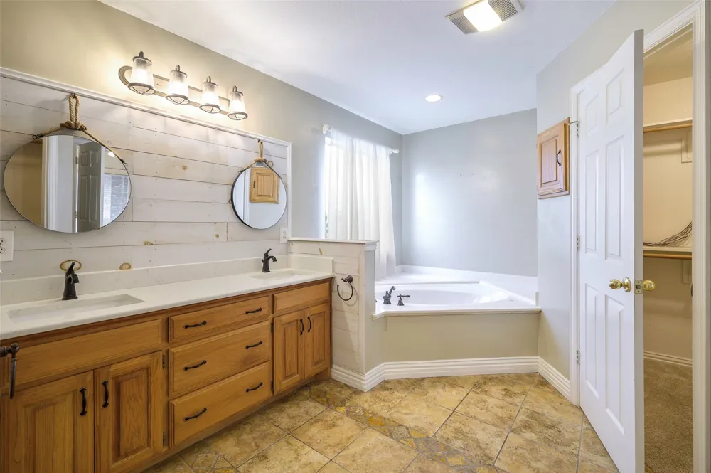 11278 Jackson Road Krum, TX 76249
