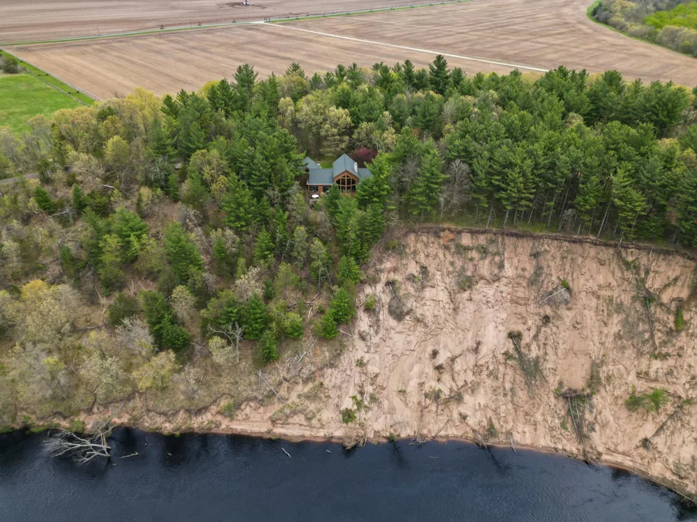 E8200 260th Avenue Elk Mound, WI 54739