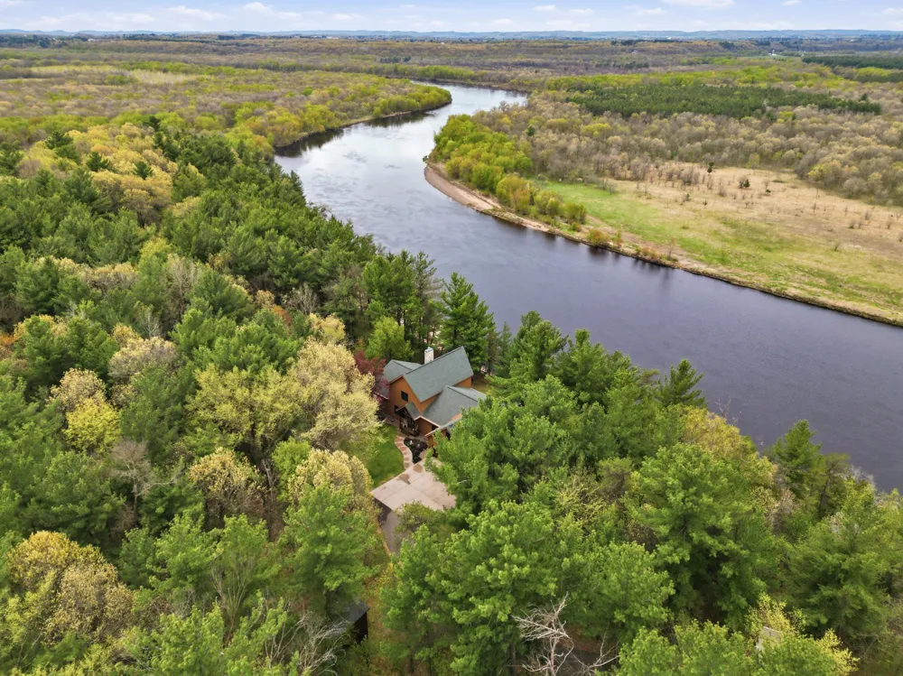 E8200 260th Avenue Elk Mound, WI 54739