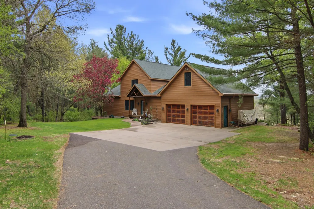 E8200 260th Avenue Elk Mound, WI 54739
