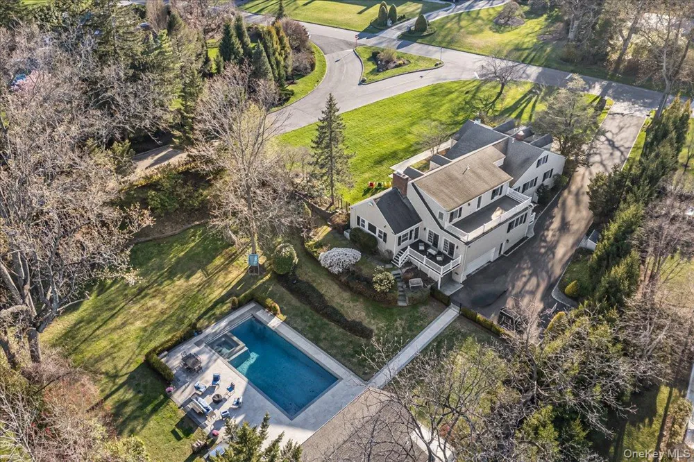 100 Elderfields Road Manhasset, NY 11030