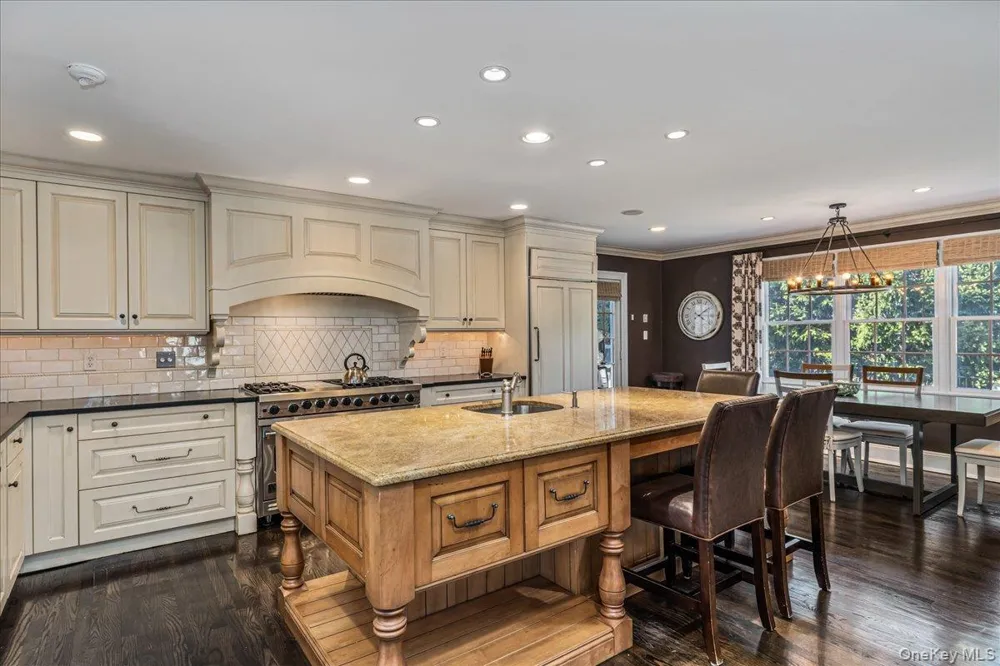 100 Elderfields Road Manhasset, NY 11030
