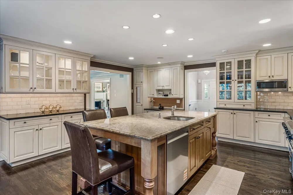 100 Elderfields Road Manhasset, NY 11030