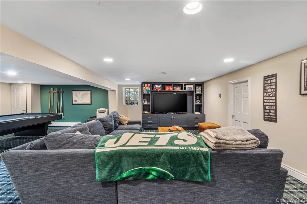 100 Elderfields Road Manhasset, NY 11030