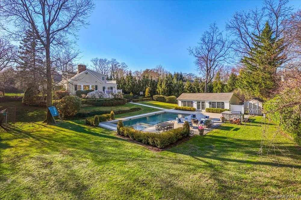 100 Elderfields Road Manhasset, NY 11030