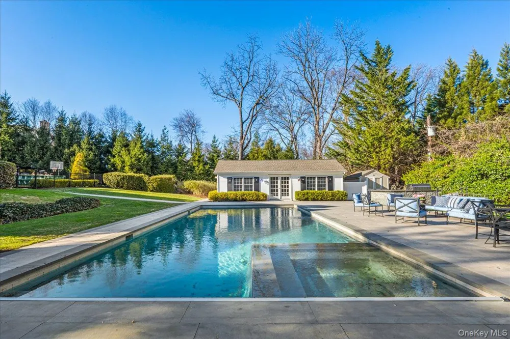 100 Elderfields Road Manhasset, NY 11030