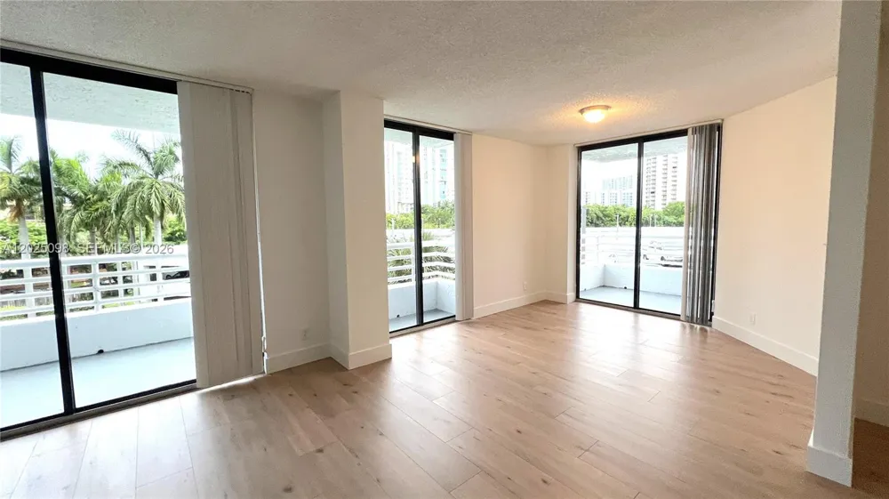 3300 NE 192nd St #418 Aventura, FL 33180