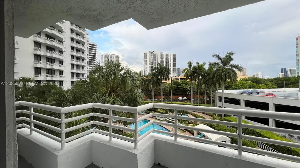 3300 NE 192nd St #418 Aventura, FL 33180