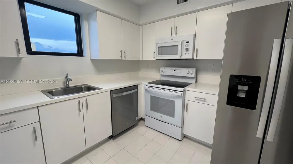 3300 NE 192nd St #418 Aventura, FL 33180