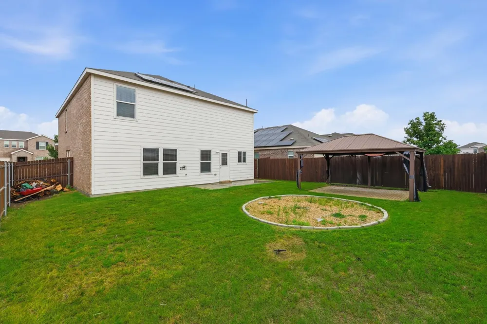 16036 Crews Avenue Haslet, TX 76052