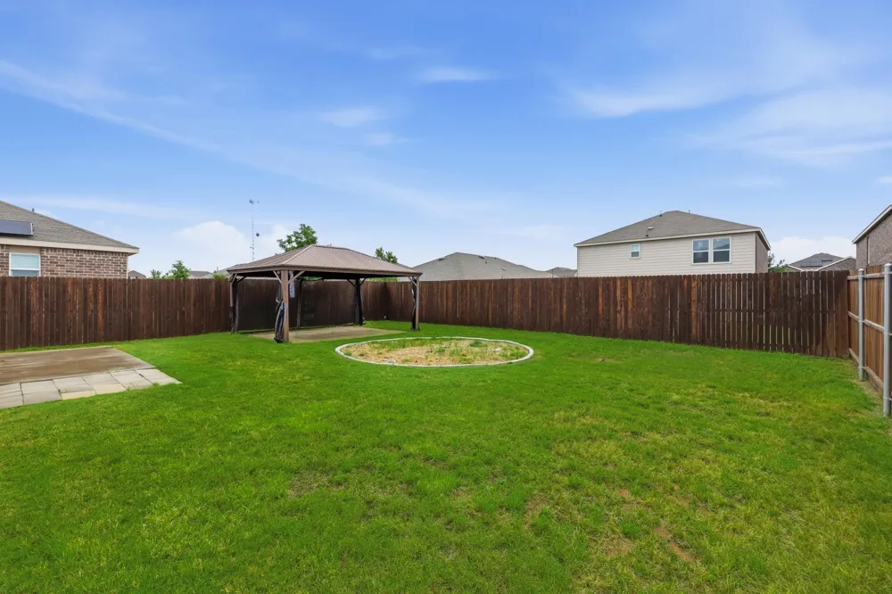 16036 Crews Avenue Haslet, TX 76052