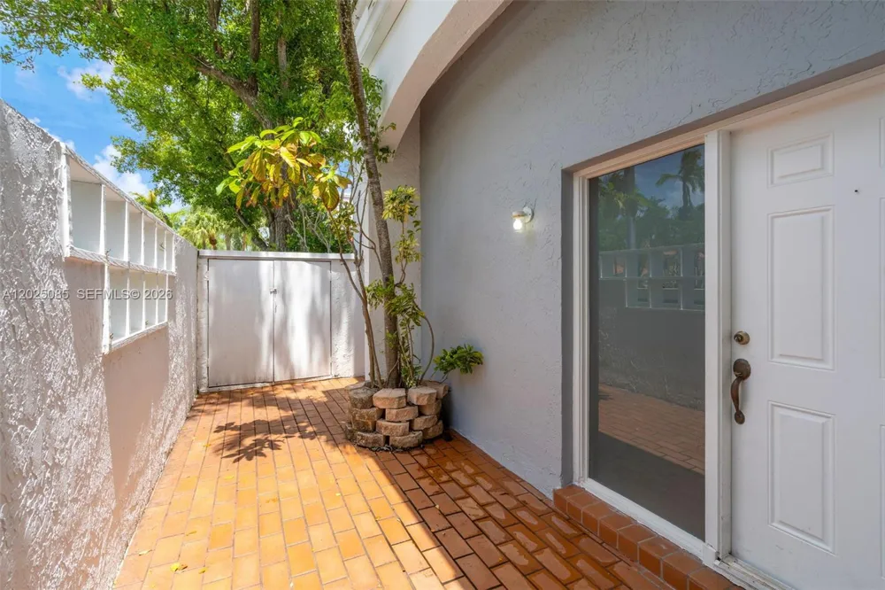 20908 Leeward Ct #231-3 Aventura, FL 33180