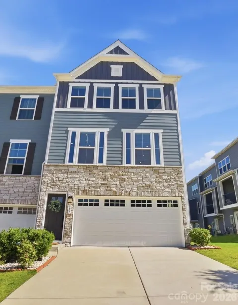 921 Portrush Lane
