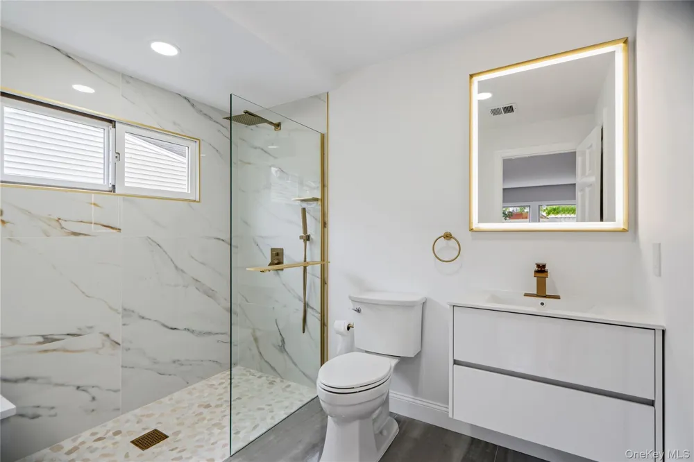 244 Water Lane S Wantagh, NY 11793