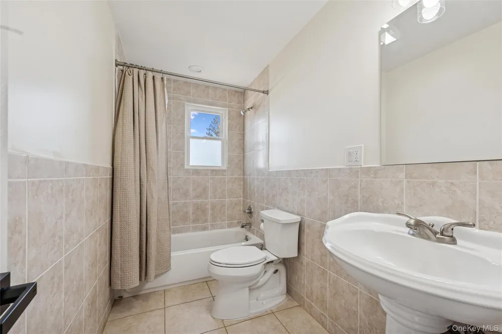 244 Water Lane S Wantagh, NY 11793