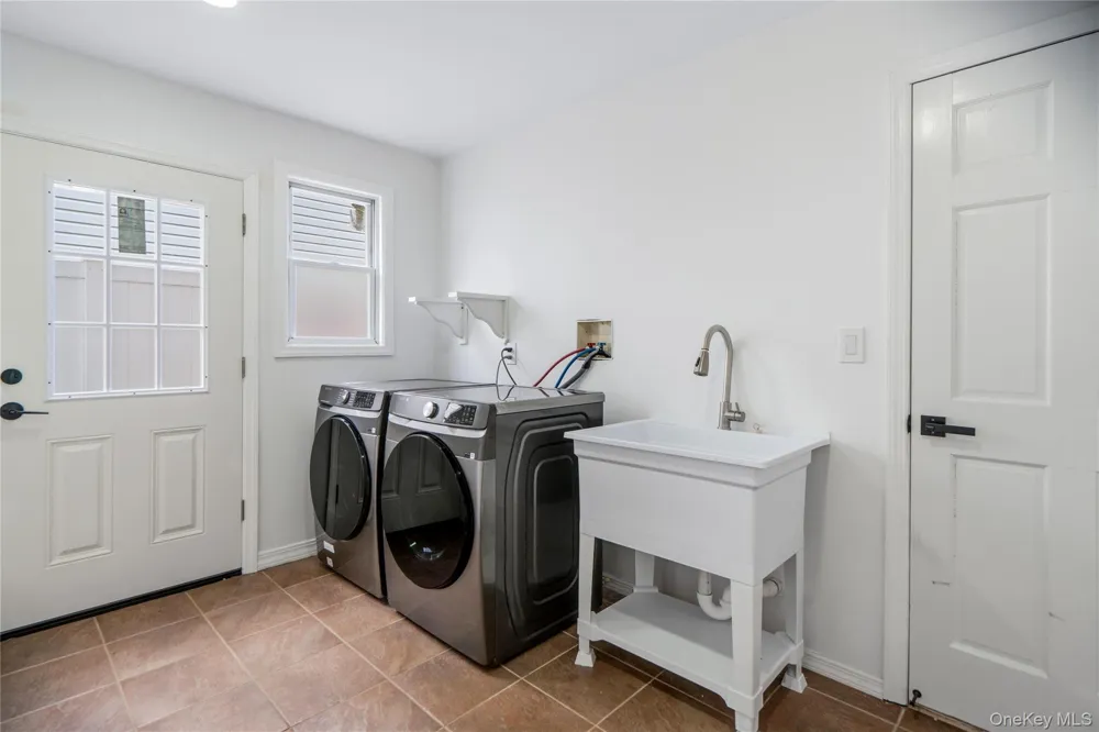 244 Water Lane S Wantagh, NY 11793