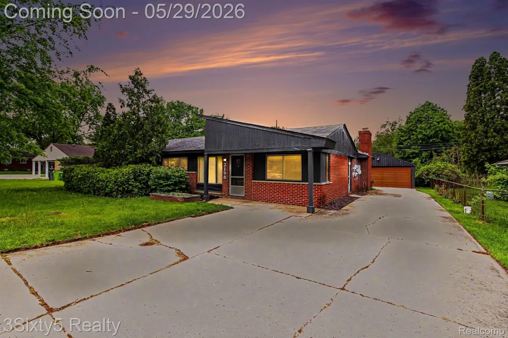 2198 Saint Joseph Street West Bloomfield Charter Township, MI 48324