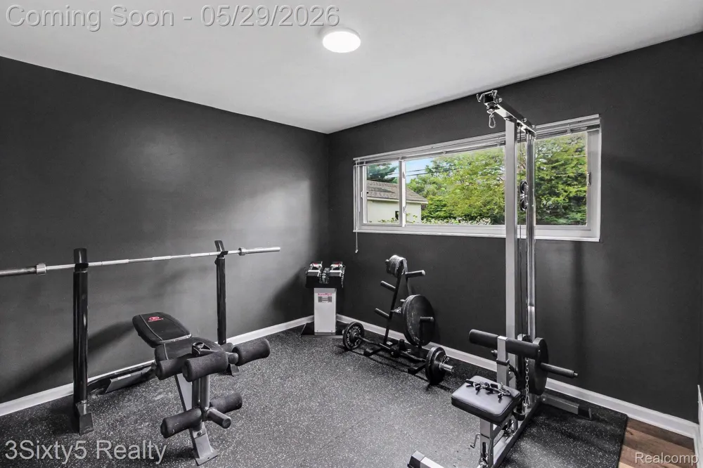 2198 Saint Joseph Street West Bloomfield Charter Township, MI 48324