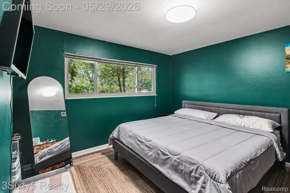 2198 Saint Joseph Street West Bloomfield Charter Township, MI 48324