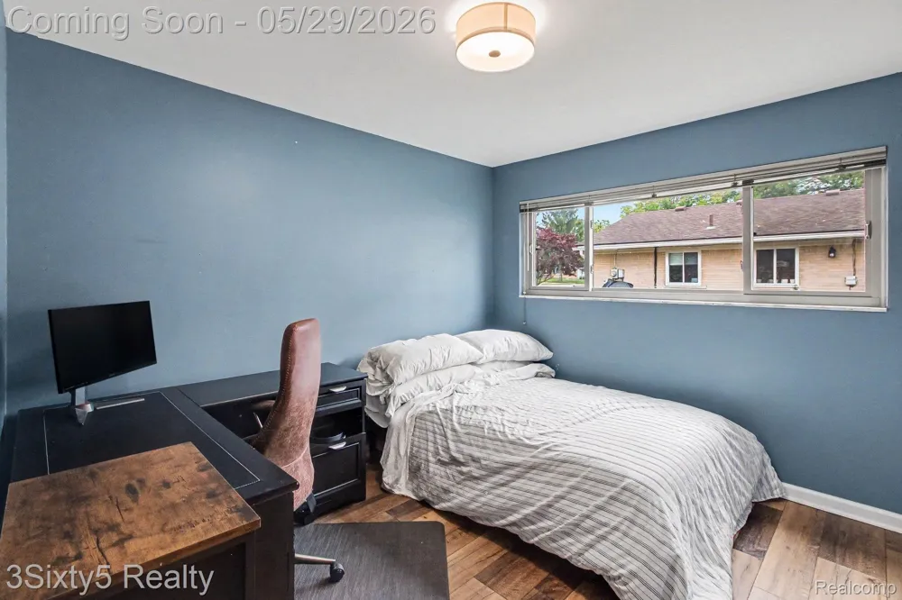 2198 Saint Joseph Street West Bloomfield Charter Township, MI 48324