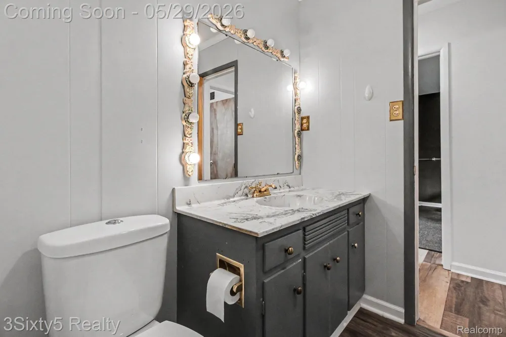 2198 Saint Joseph Street West Bloomfield Charter Township, MI 48324