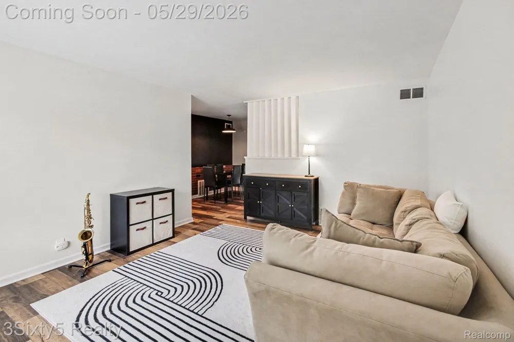 2198 Saint Joseph Street West Bloomfield Charter Township, MI 48324