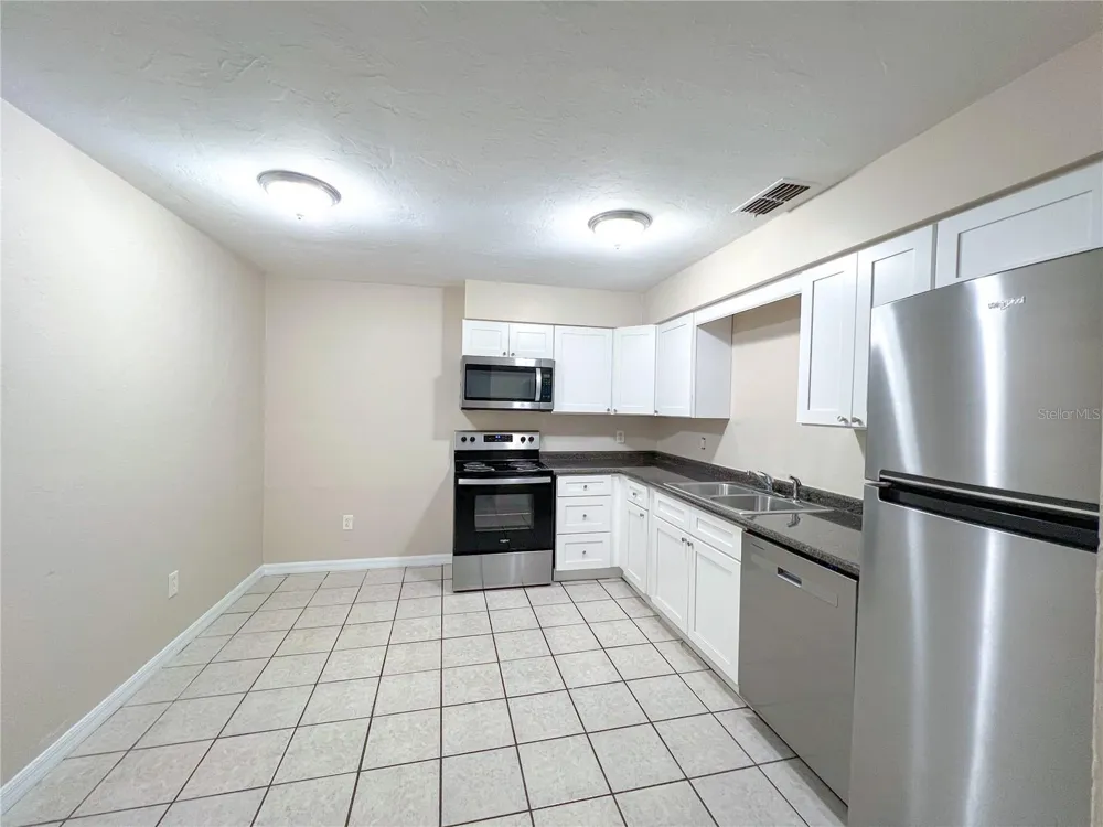 703 SW 69TH TERRACE #B Gainesville, FL 32607