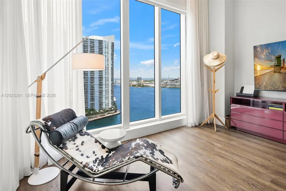 900 Brickell Key Blvd #1801 Miami, FL 33131