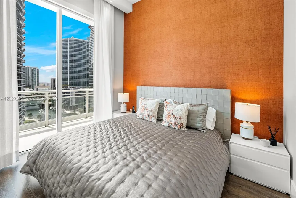 900 Brickell Key Blvd #1801 Miami, FL 33131