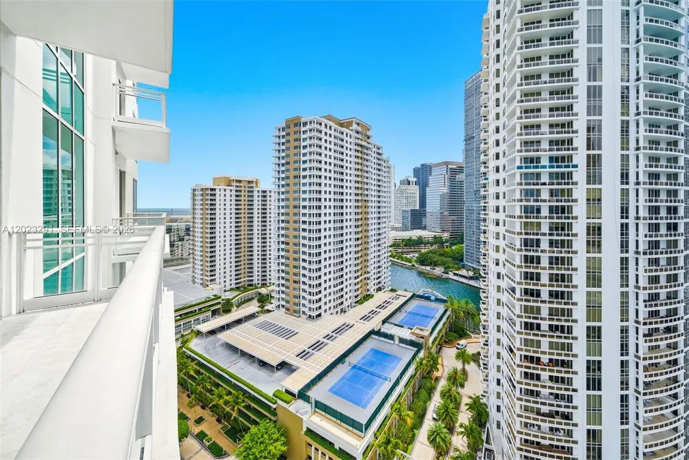 900 Brickell Key Blvd #1801 Miami, FL 33131