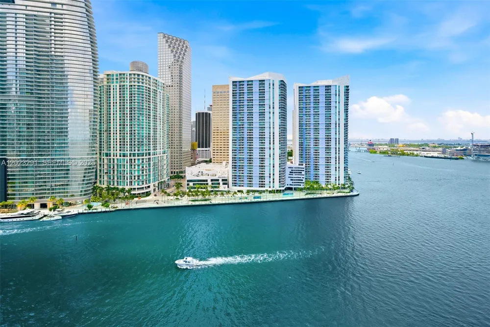 900 Brickell Key Blvd #1801 Miami, FL 33131