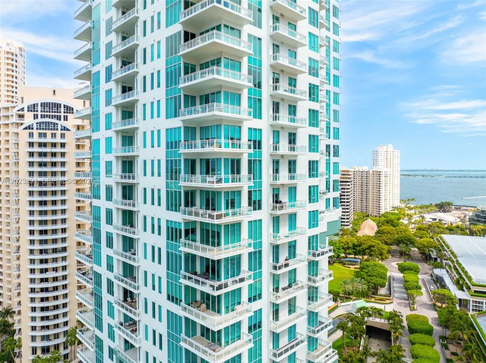 900 Brickell Key Blvd #1801 Miami, FL 33131