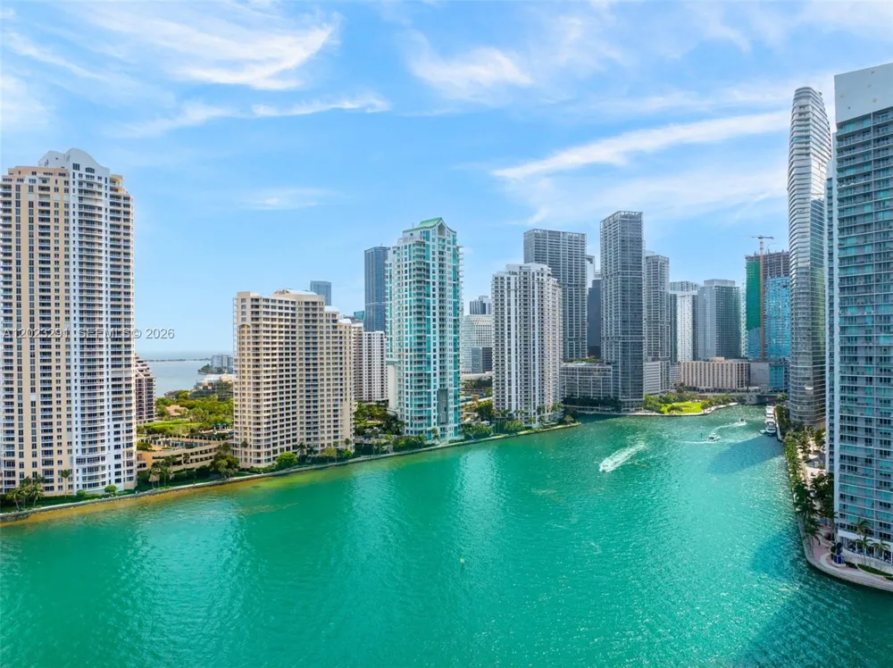 900 Brickell Key Blvd #1801 Miami, FL 33131