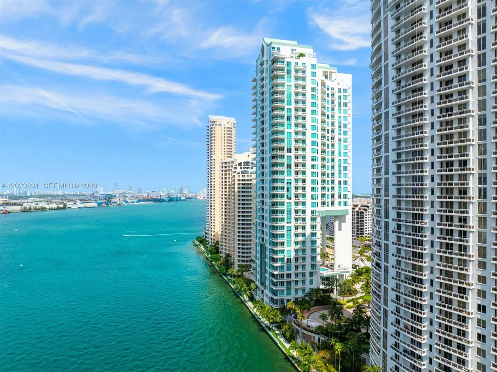 900 Brickell Key Blvd #1801 Miami, FL 33131
