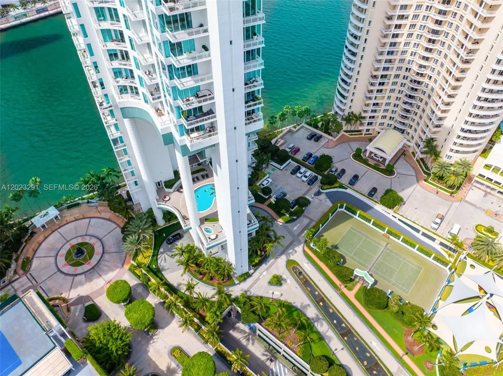 900 Brickell Key Blvd #1801 Miami, FL 33131
