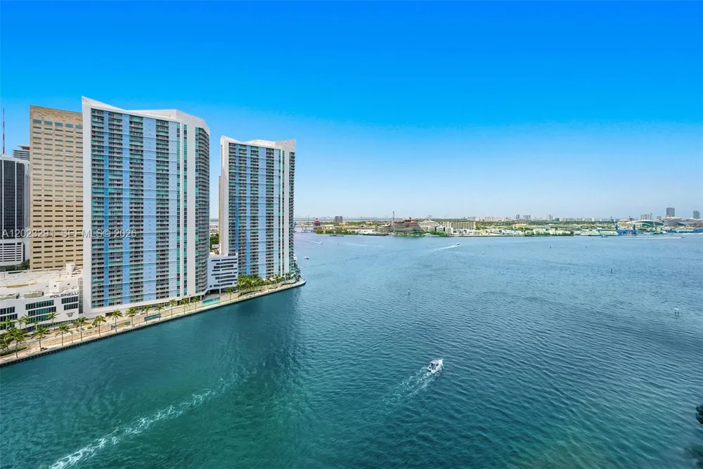 900 Brickell Key Blvd #1801 Miami, FL 33131