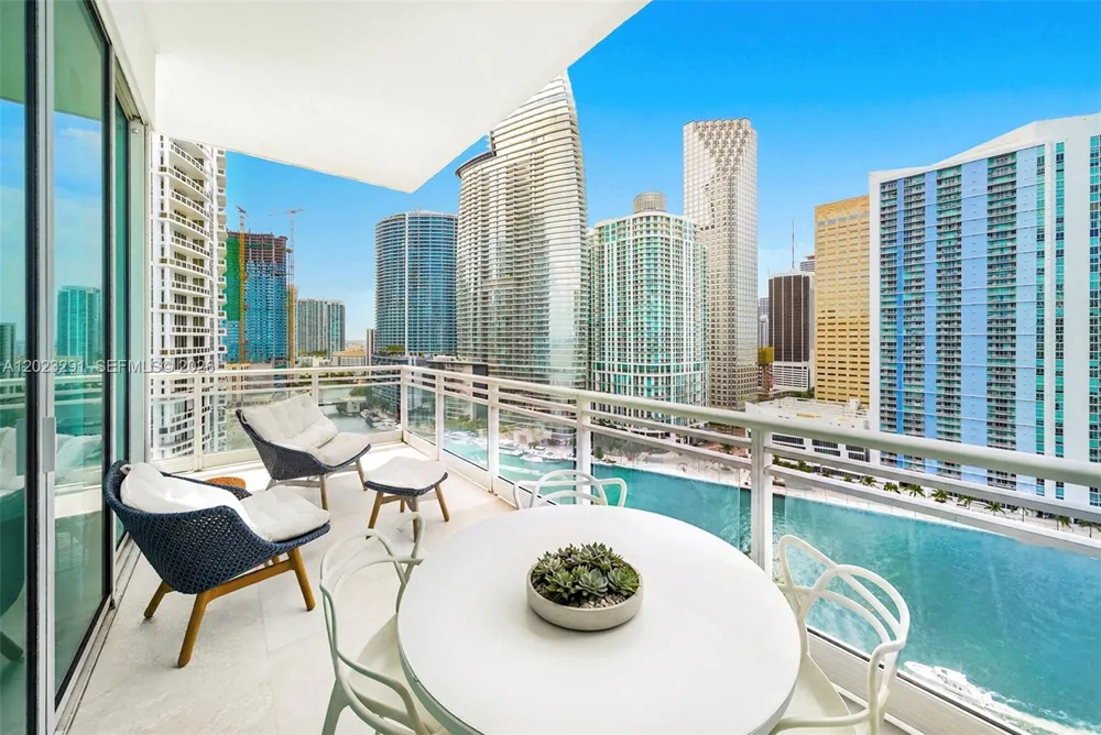 900 Brickell Key Blvd #1801 Miami, FL 33131